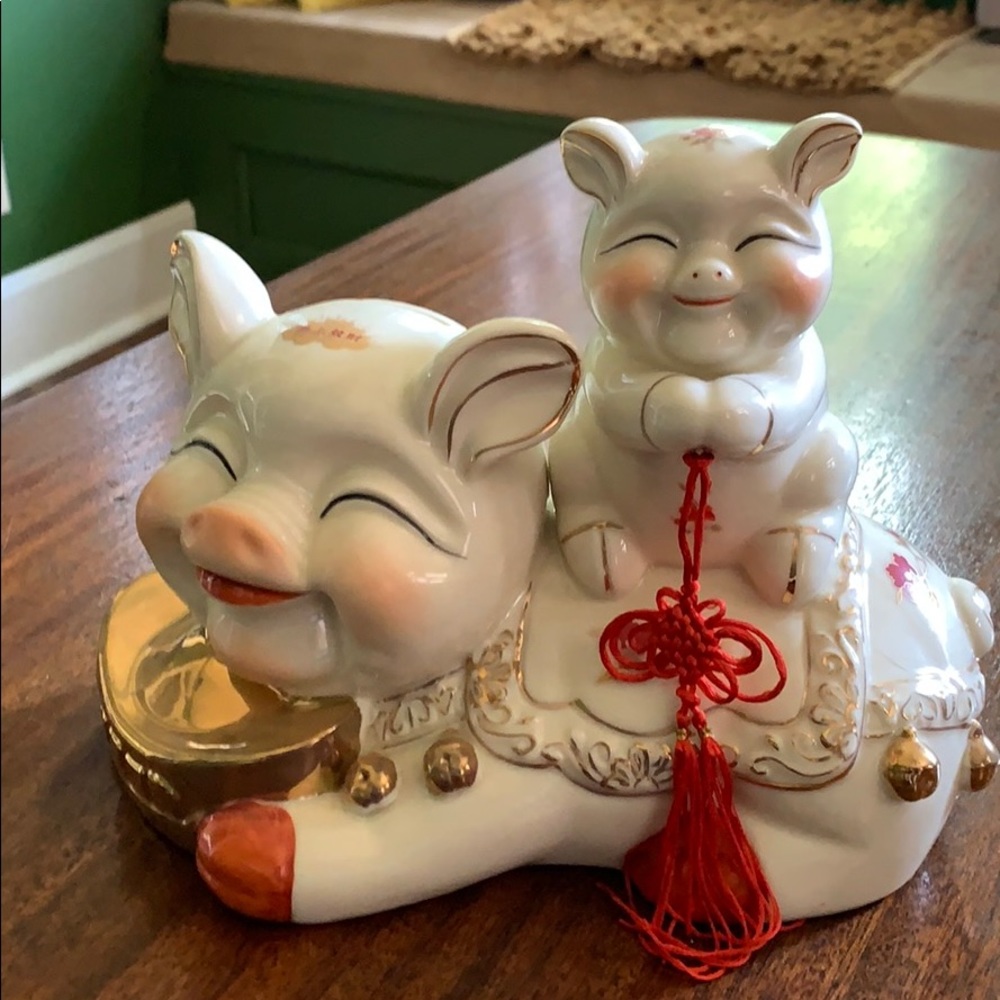 Ceramic piggy bank